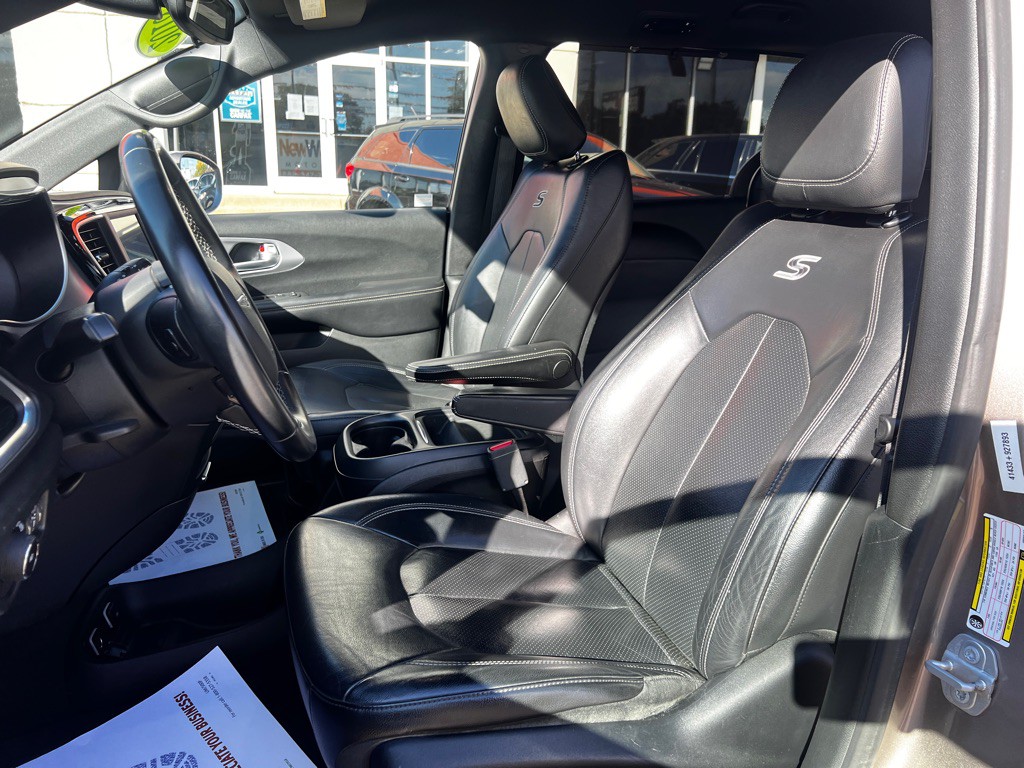 2018 Chrysler Pacifica Image 9