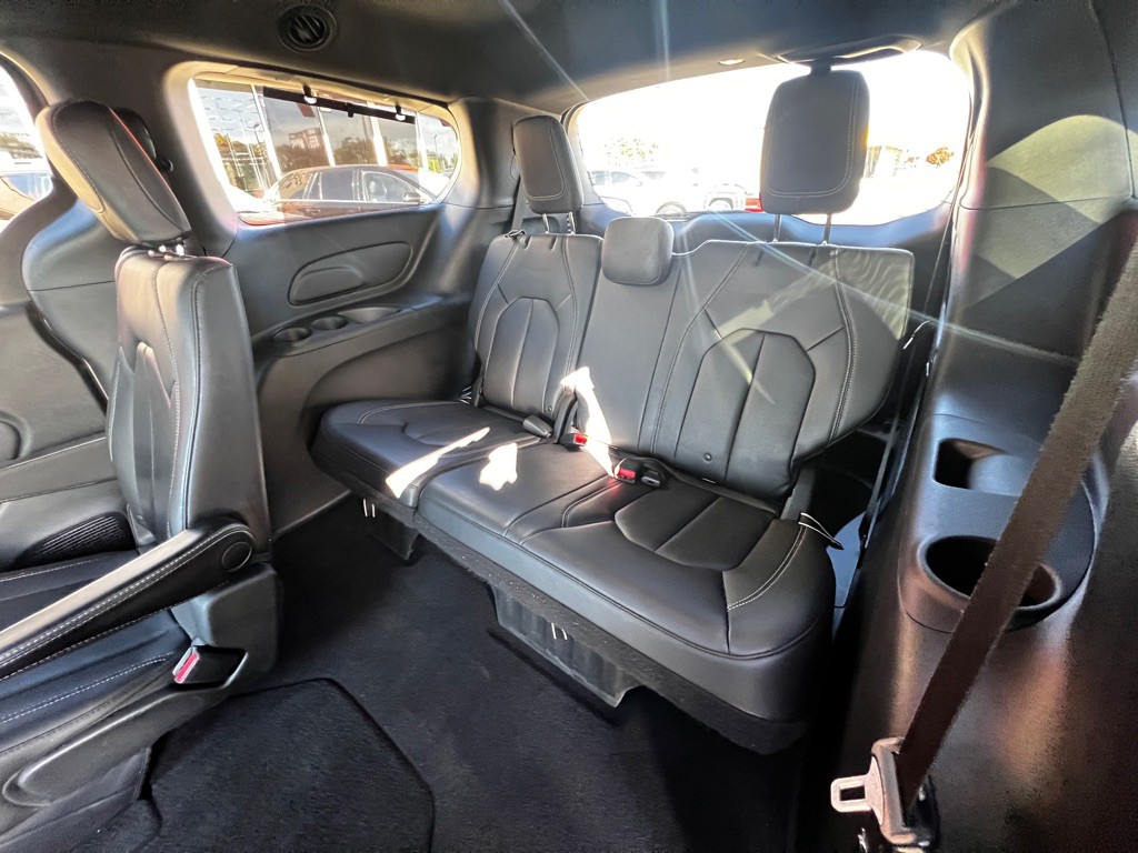 2018 Chrysler Pacifica Image 11