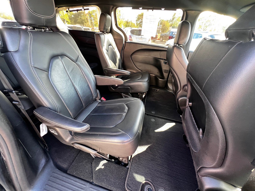 2018 Chrysler Pacifica Image 13