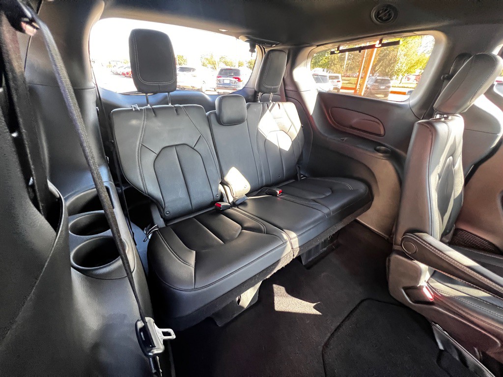 2018 Chrysler Pacifica Image 14