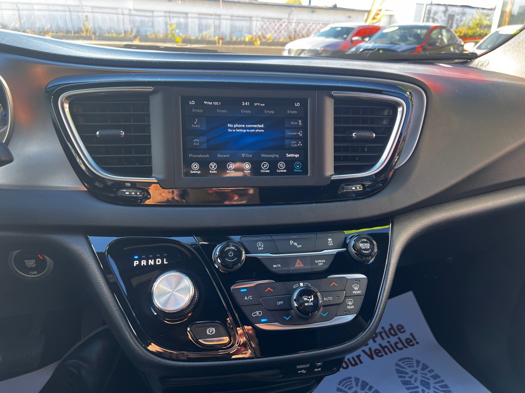 2018 Chrysler Pacifica Image 19