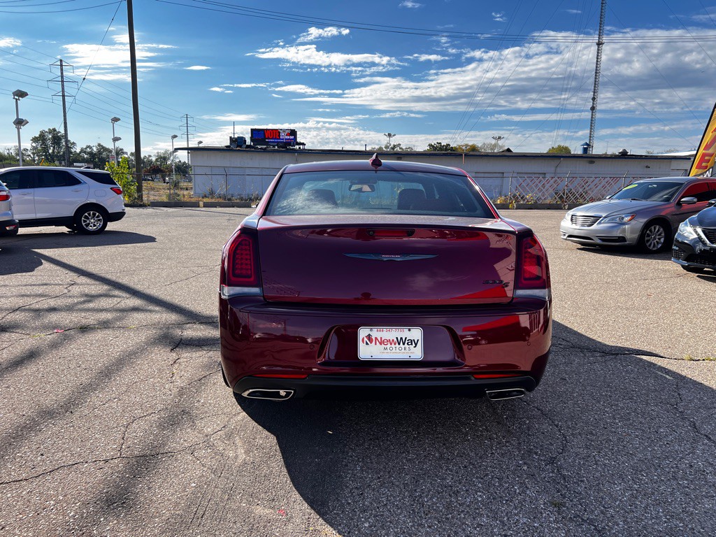 2020 Chrysler 300 Image 6