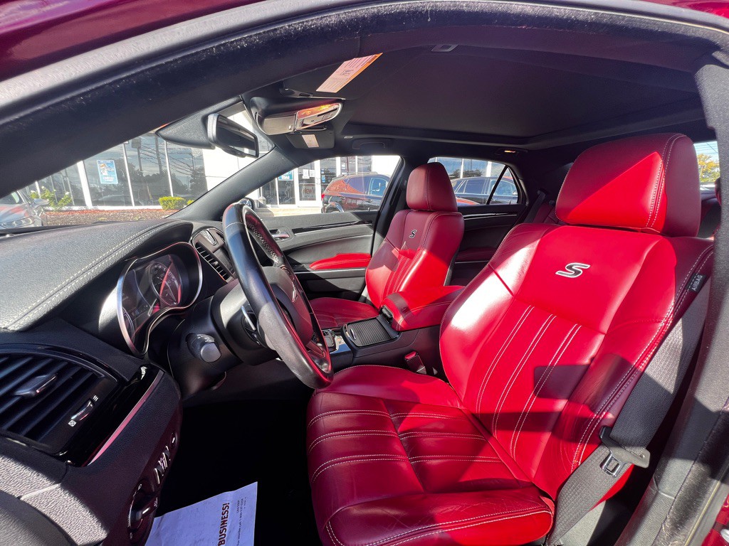 2020 Chrysler 300 Image 9