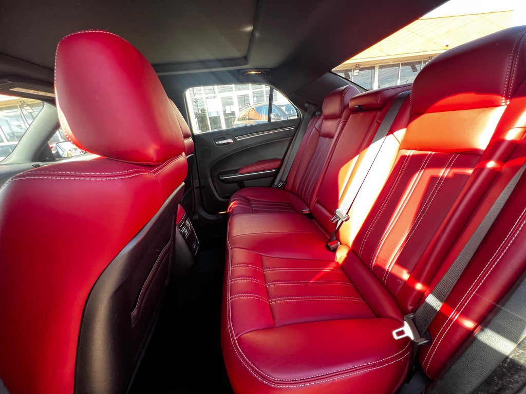 2020 Chrysler 300 Image 10