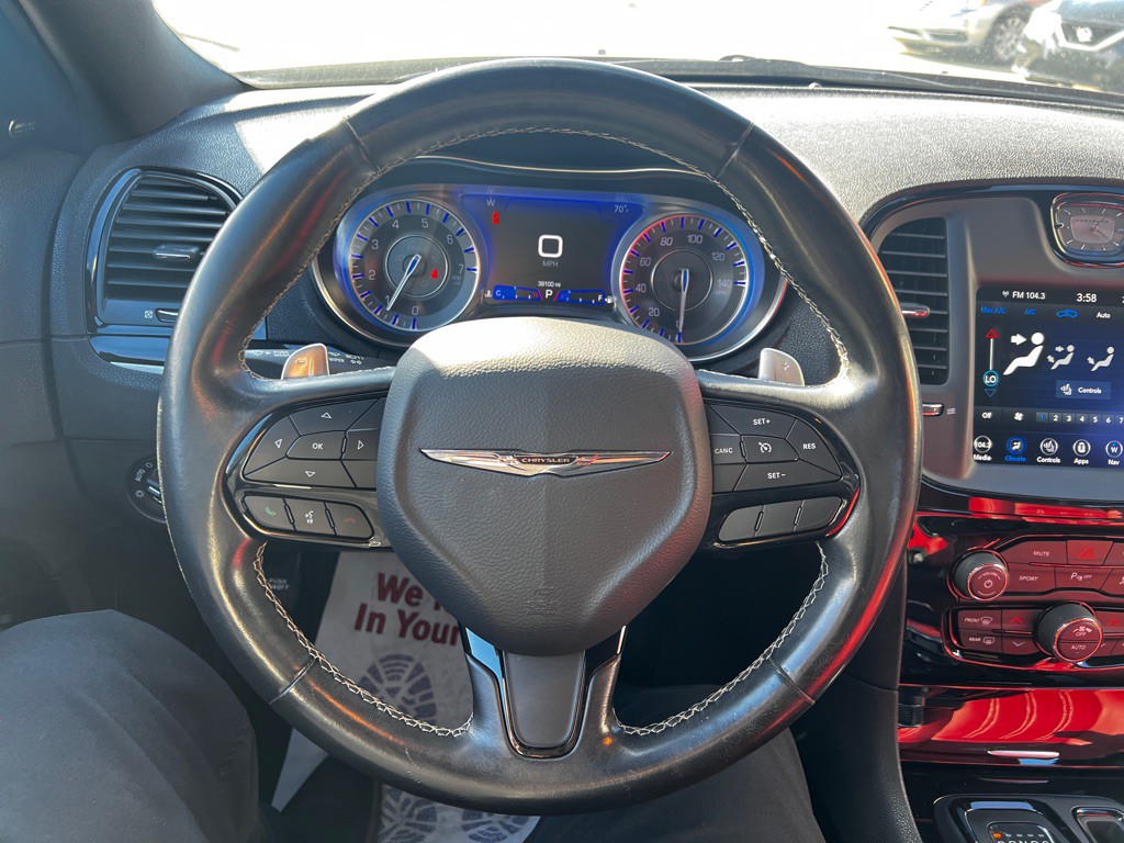 2020 Chrysler 300 Image 17