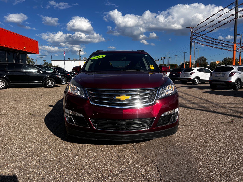 2016 Chevrolet Traverse Image 2