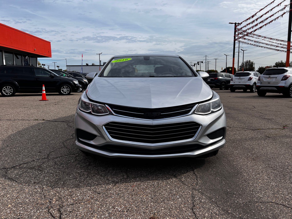 2016 Chevrolet Cruze Image 2
