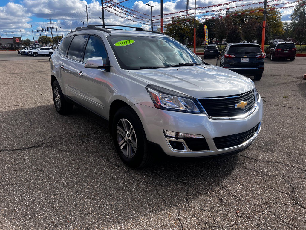 2017 Chevrolet Traverse Image 3