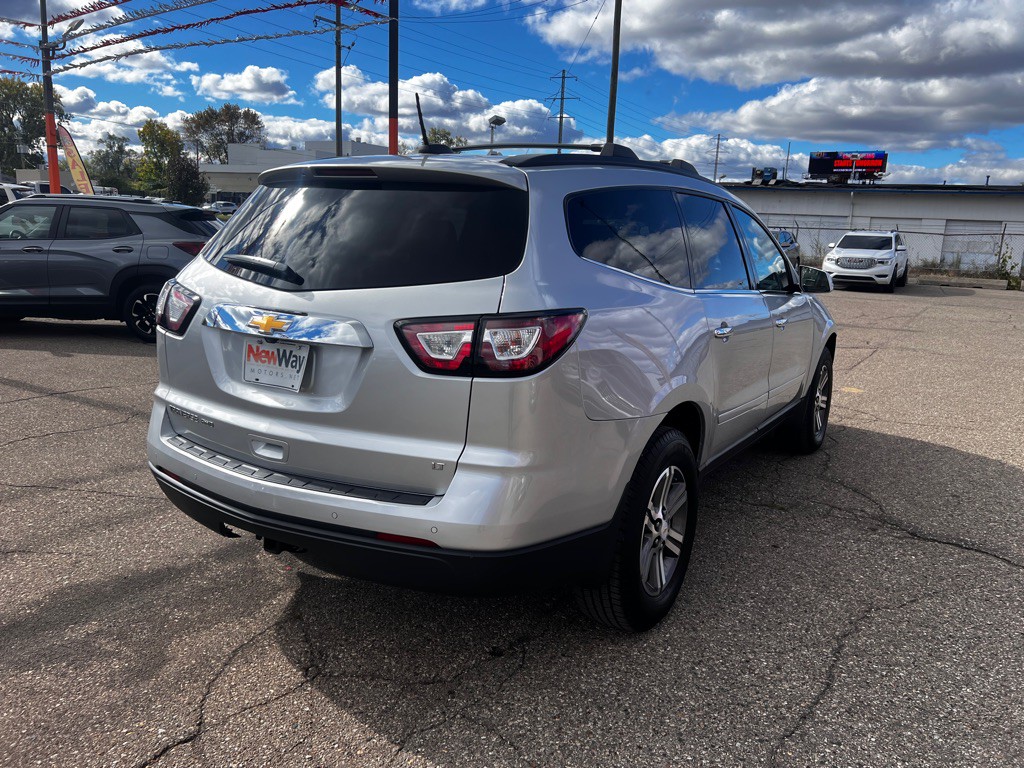 2017 Chevrolet Traverse Image 5