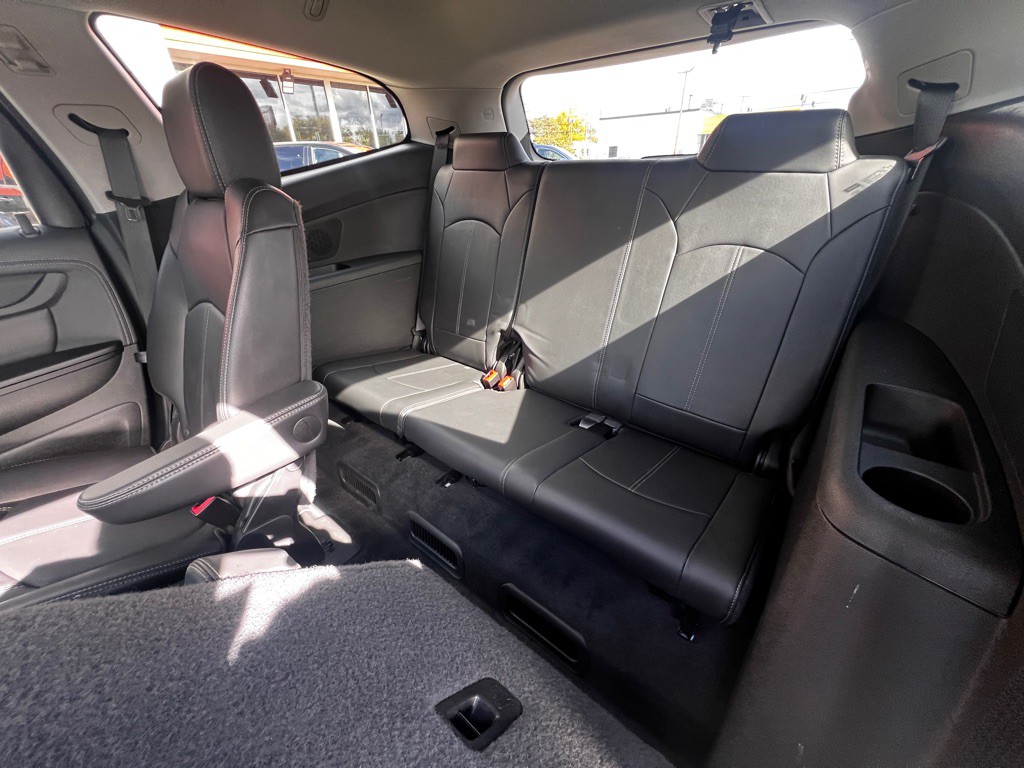 2017 Chevrolet Traverse Image 11