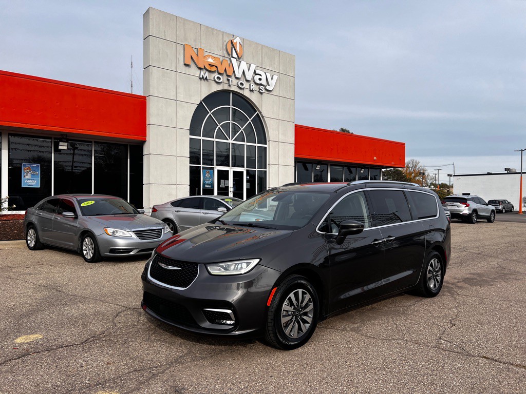 2021 Chrysler Pacifica Image 1