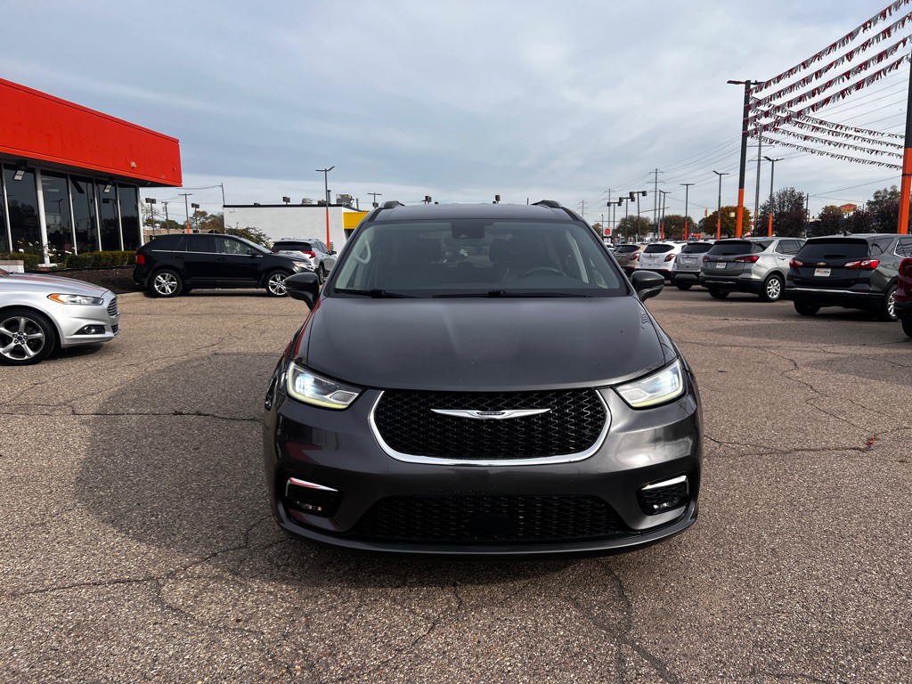 2021 Chrysler Pacifica Image 2