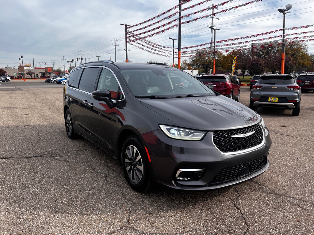 2021 Chrysler Pacifica Image 3