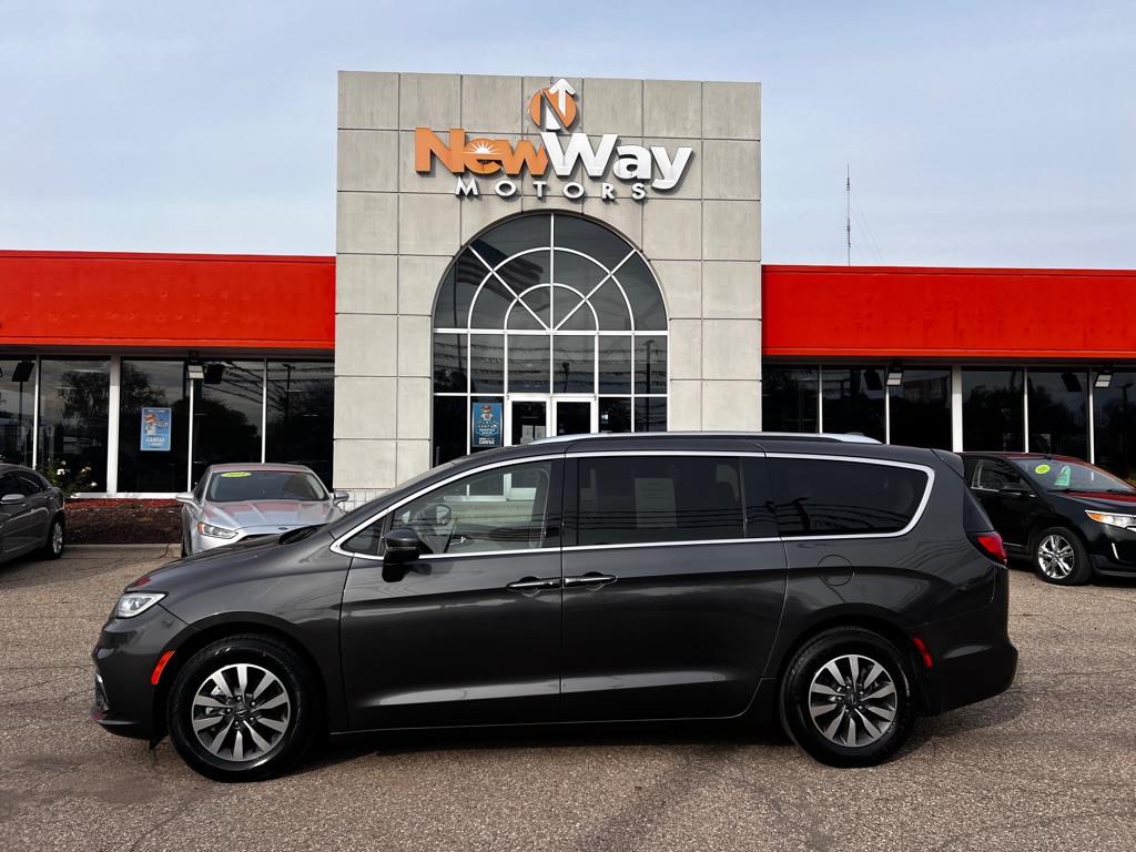 2021 Chrysler Pacifica Image 8