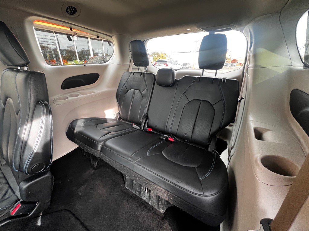 2021 Chrysler Pacifica Image 11