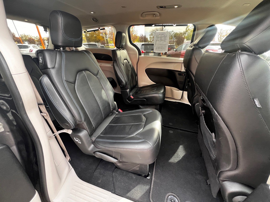 2021 Chrysler Pacifica Image 13