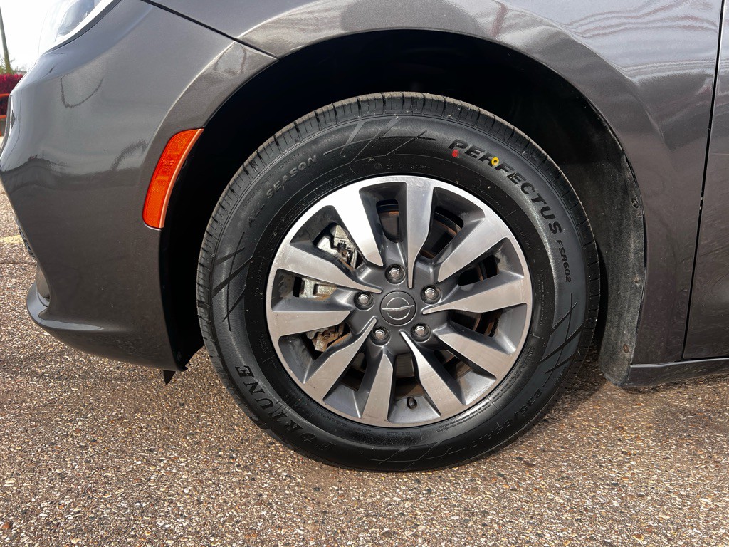 2021 Chrysler Pacifica Image 16