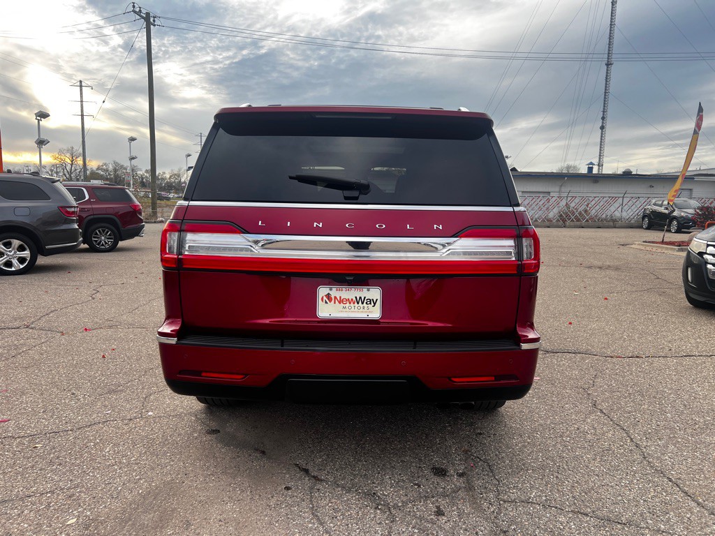 2018 Lincoln Navigator Image 8