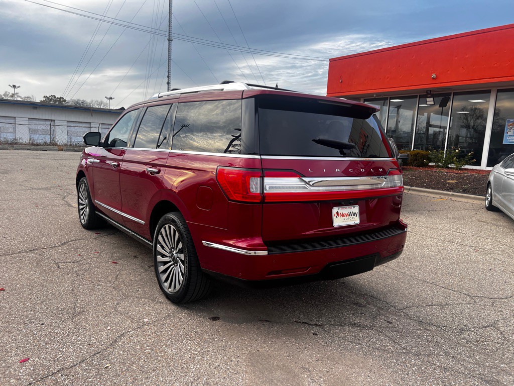 2018 Lincoln Navigator Image 9