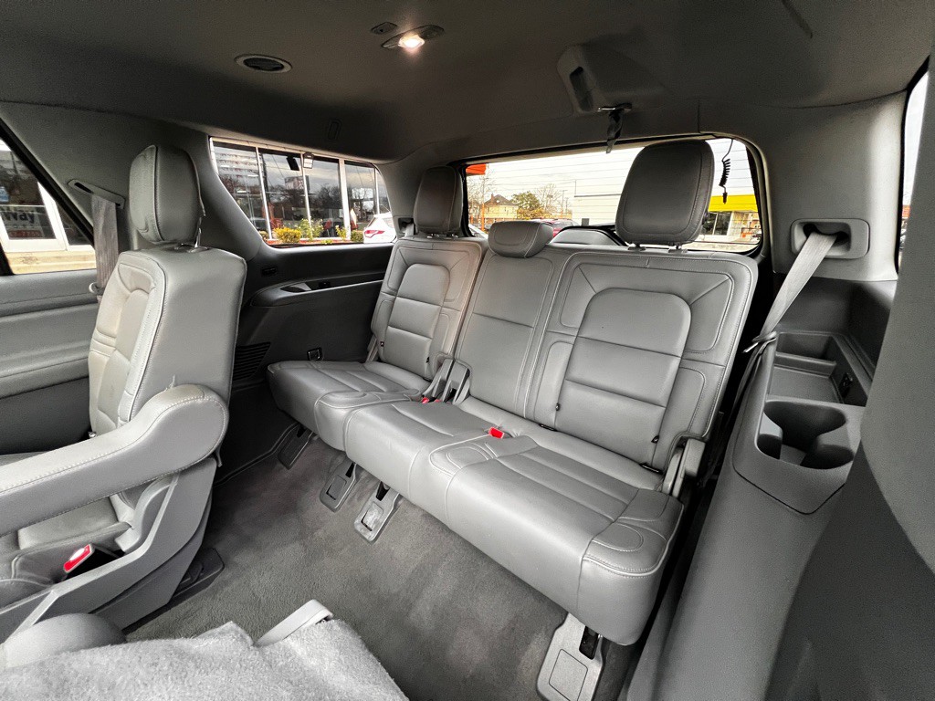 2018 Lincoln Navigator Image 12