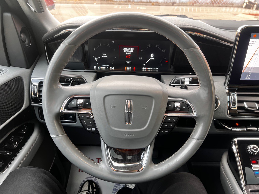 2018 Lincoln Navigator Image 17