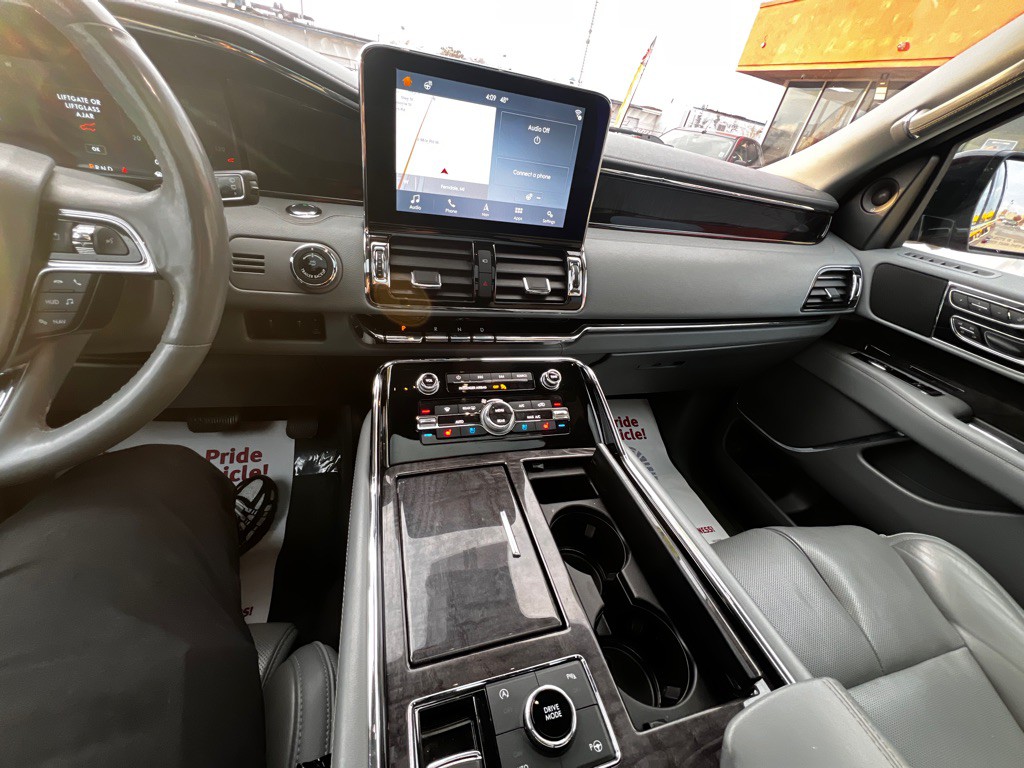 2018 Lincoln Navigator Image 18
