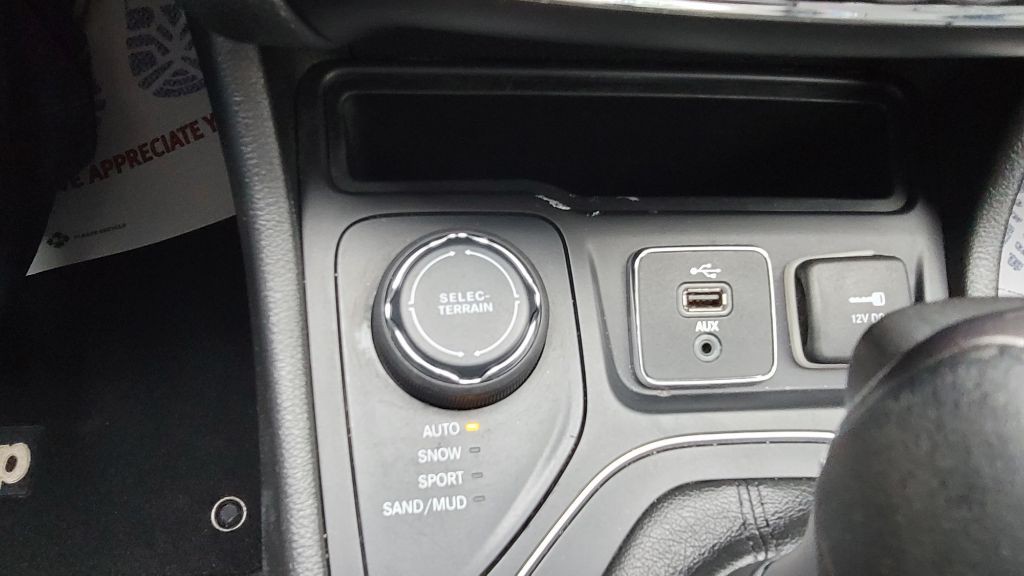 2019 Jeep Cherokee Image 16