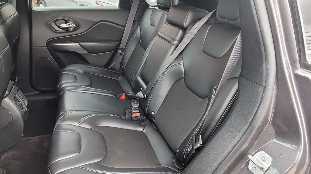 2019 Jeep Cherokee Image 11
