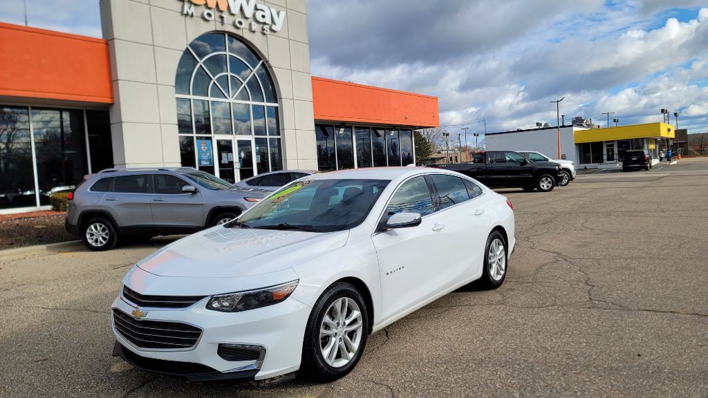 2016 Chevrolet Malibu Image 1