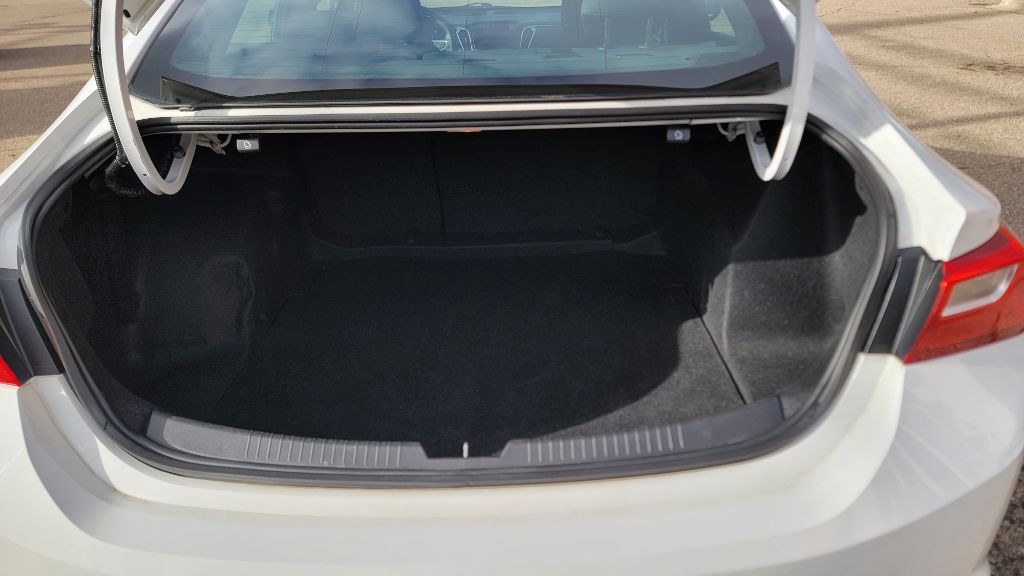 2016 Chevrolet Malibu Image 4