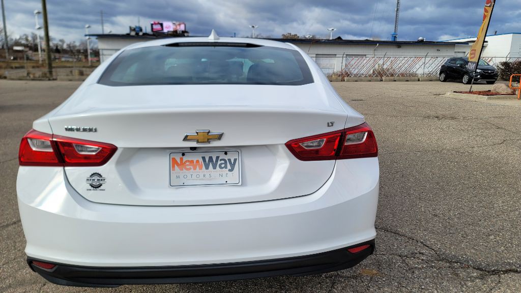 2016 Chevrolet Malibu Image 5