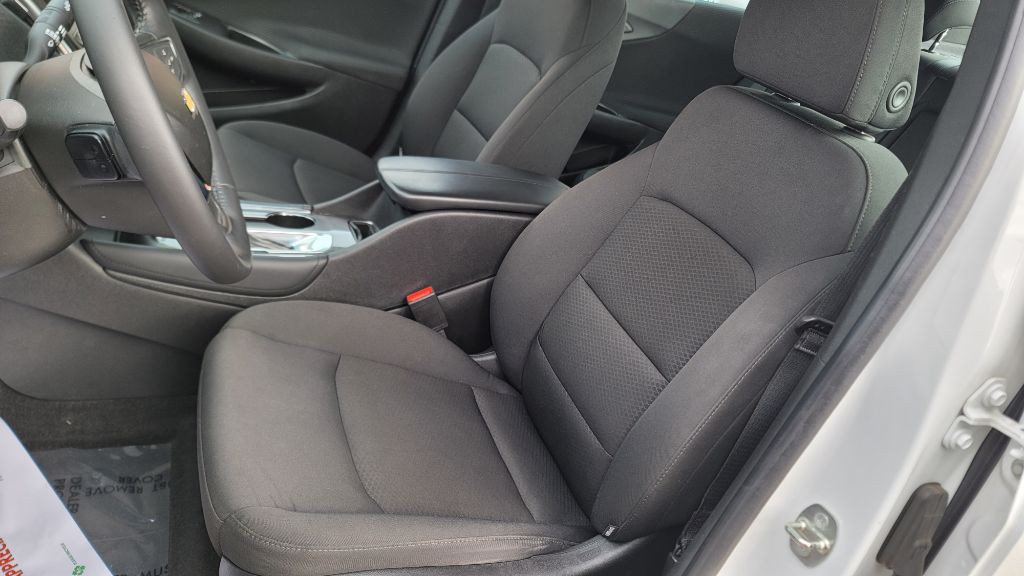 2016 Chevrolet Malibu Image 15