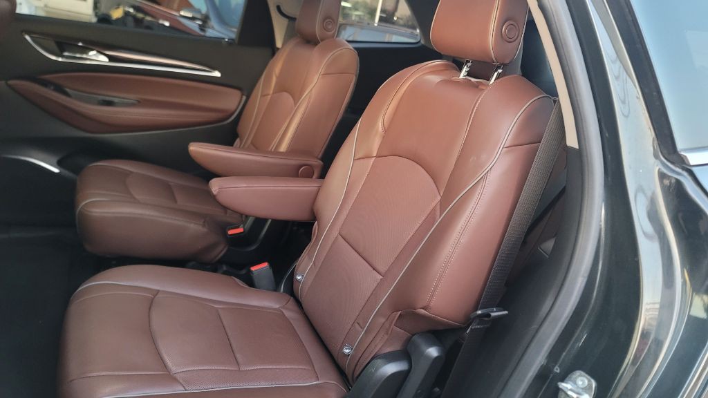 2018 Buick Enclave Image 15