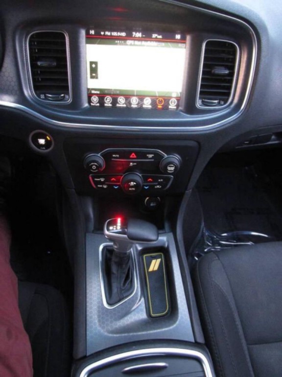 2017 Dodge Charger Image 12