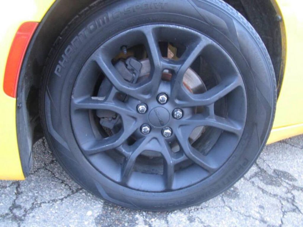 2017 Dodge Charger Image 15