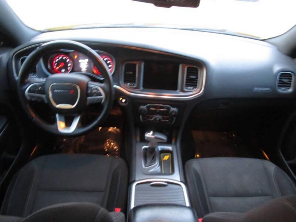 2017 Dodge Charger Image 10