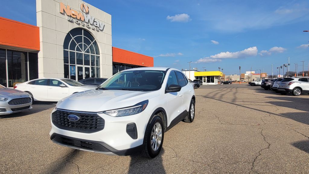 2023 Ford Escape Image 3