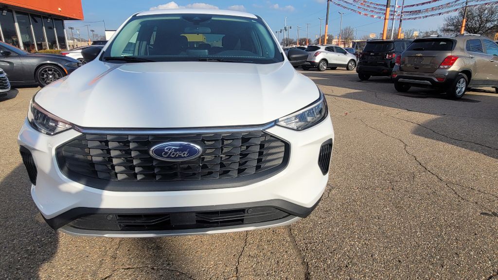 2023 Ford Escape Image 9