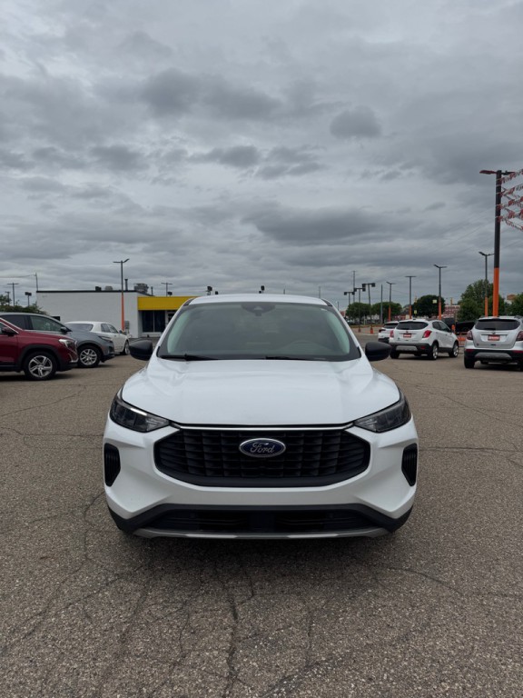 2023 Ford Escape Image 3