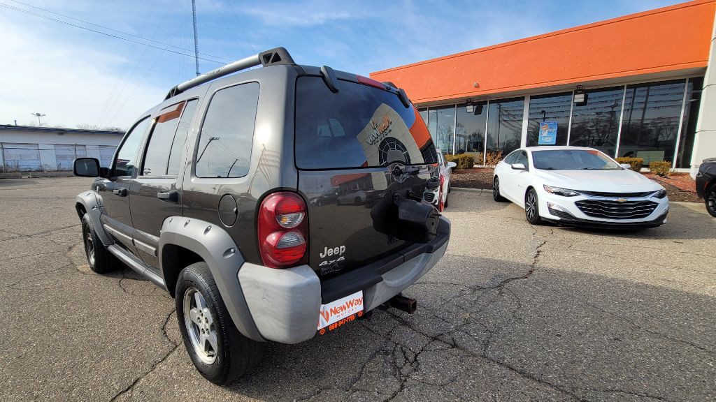 2005 Jeep Liberty Image 6