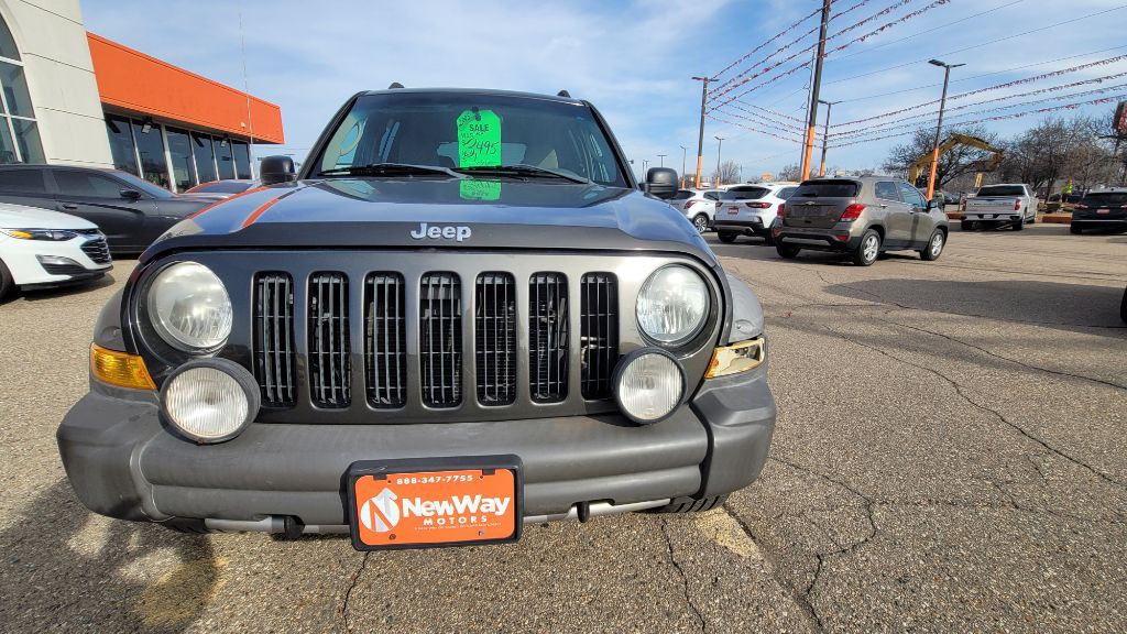 2005 Jeep Liberty Image 8