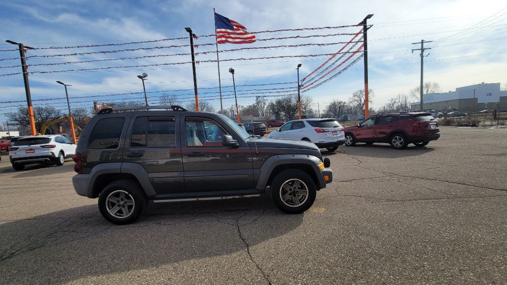 2005 Jeep Liberty Image 9