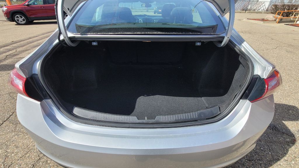 2022 Chevrolet Malibu Image 19