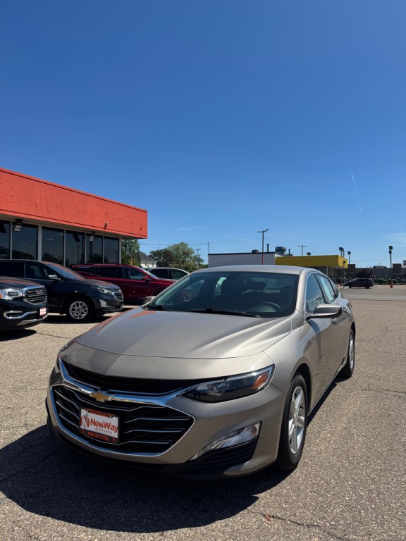 2022 Chevrolet Malibu Image 2