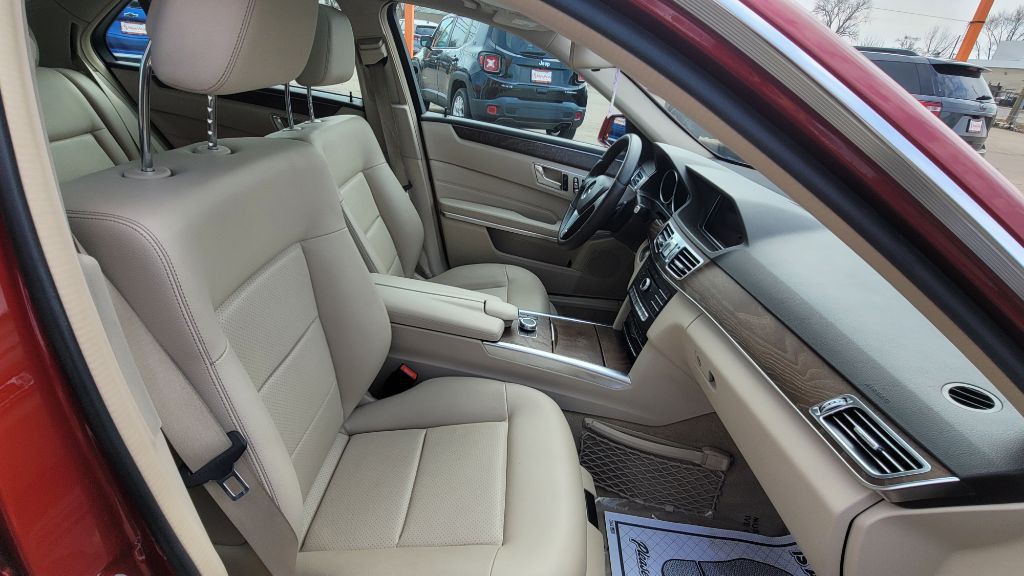 2016 Mercedes-Benz E-Class Image 14