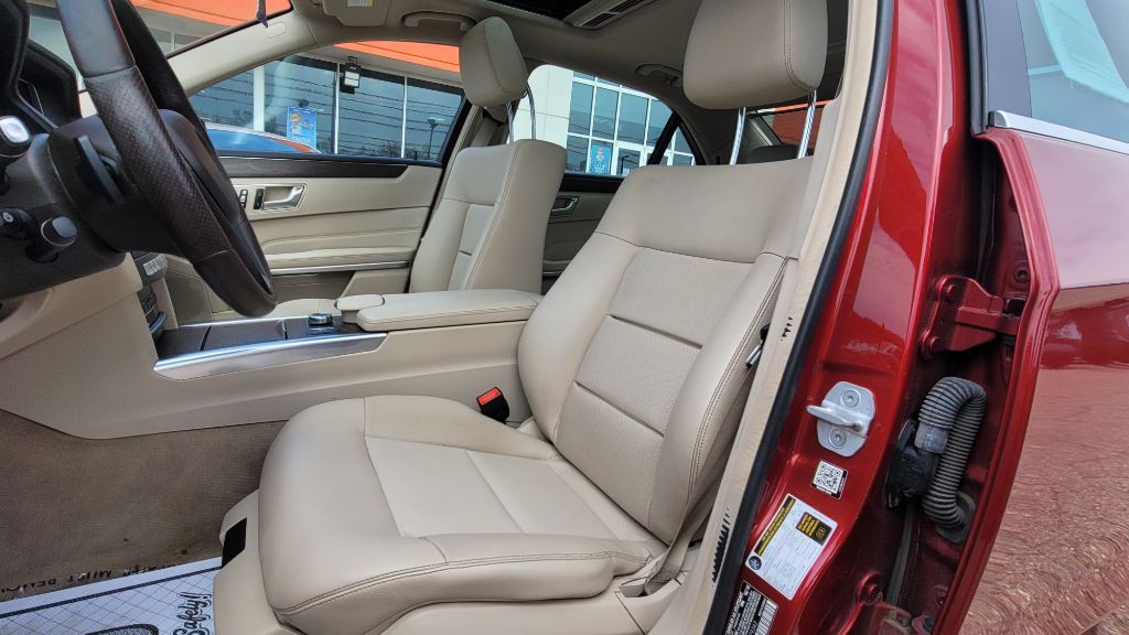 2016 Mercedes-Benz E-Class Image 11