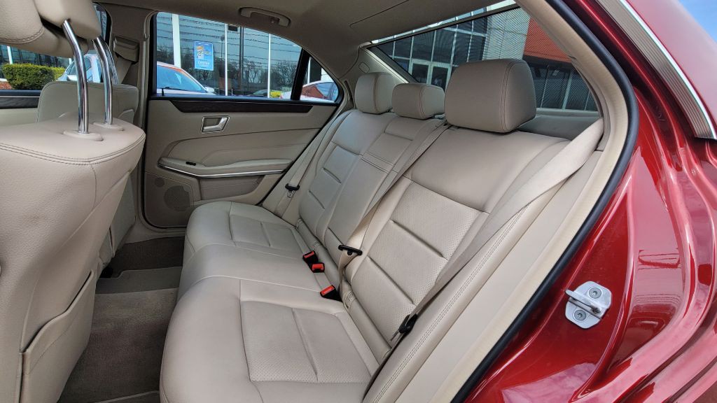 2016 Mercedes-Benz E-Class Image 13