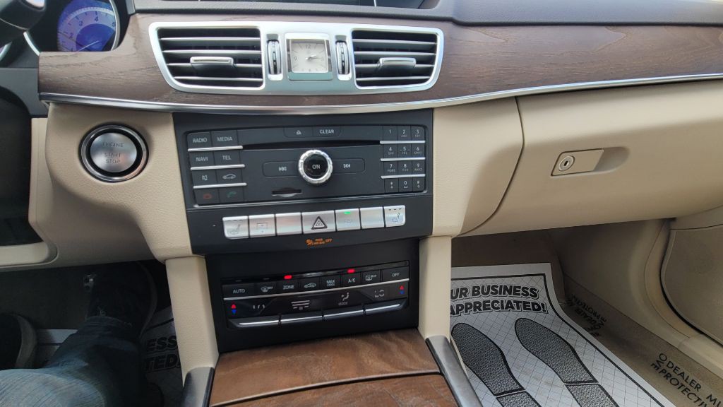 2016 Mercedes-Benz E-Class Image 17