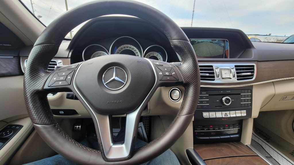 2016 Mercedes-Benz E-Class Image 21