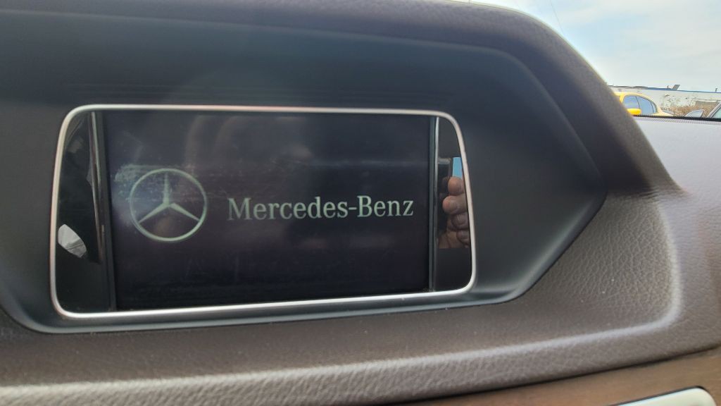 2016 Mercedes-Benz E-Class Image 25